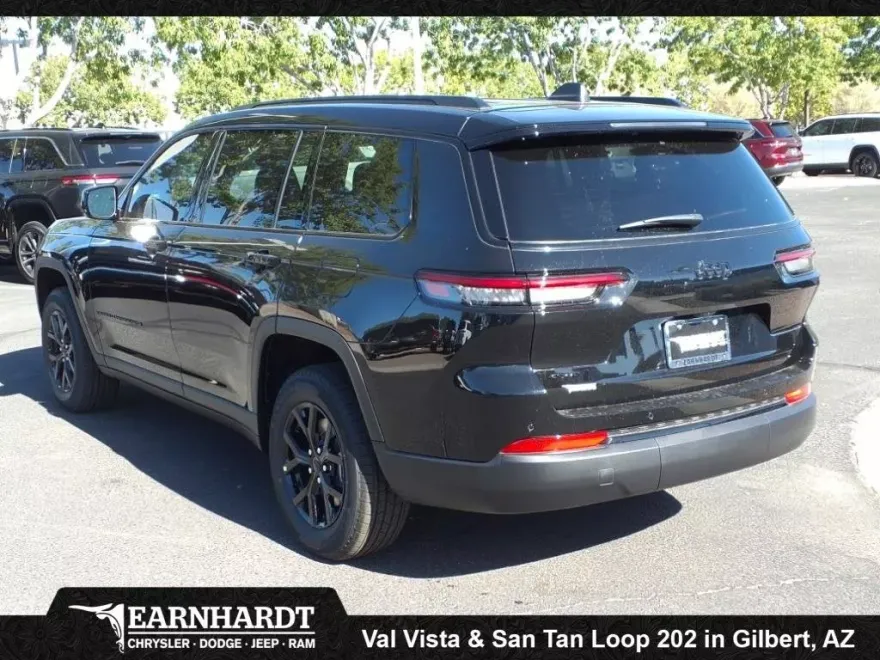 2025 Jeep Grand Cherokee Laredo Altitude photo 1