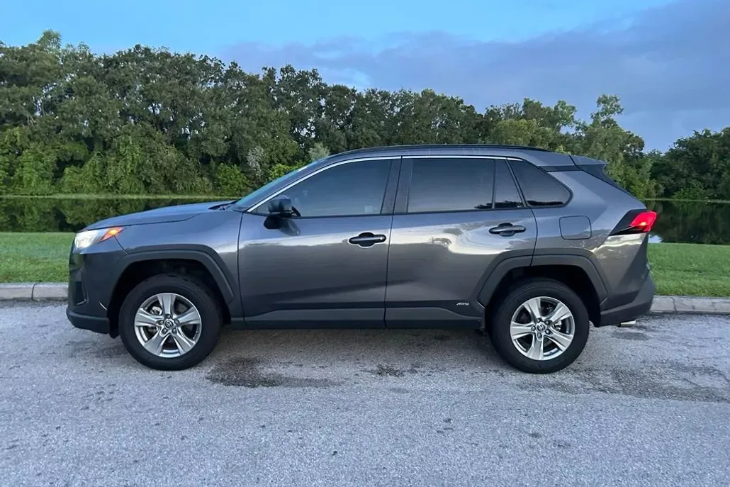 2024 Toyota RAV4 Hybrid LE photo 1