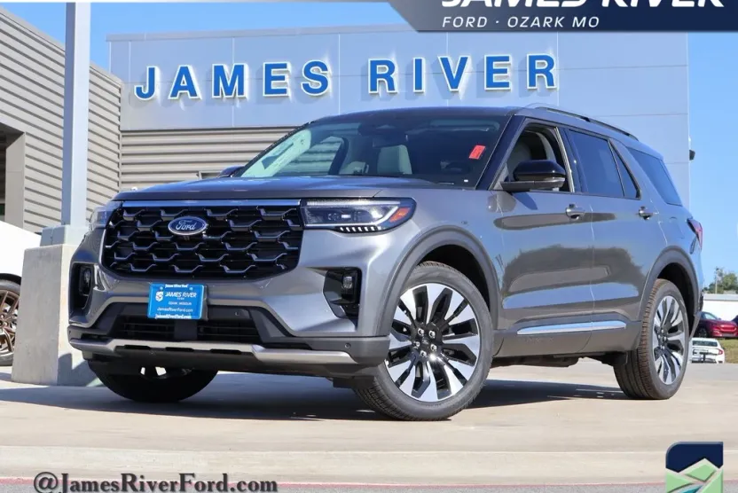 2025 Ford Explorer Platinum photo 1