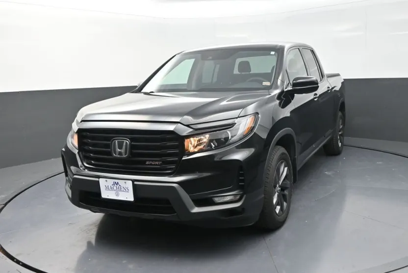2021 Honda Ridgeline Sport photo 1
