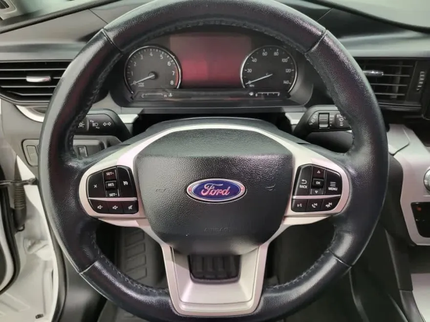 2022 Ford Explorer XLT photo 1
