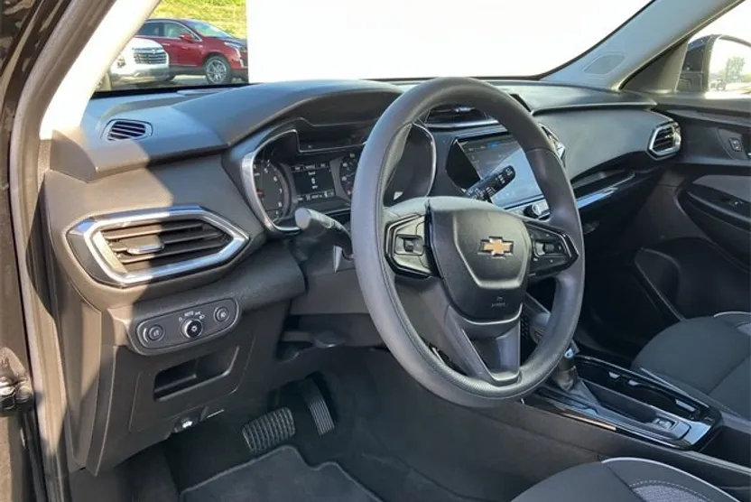 2022 Chevrolet Trailblazer LT photo 1