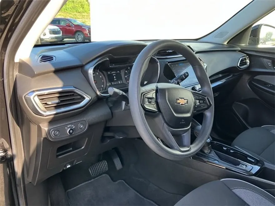 2022 Chevrolet Trailblazer LT photo 1