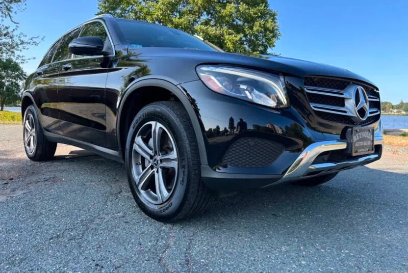 2018 Mercedes Benz GLC 300 4MATIC photo 1