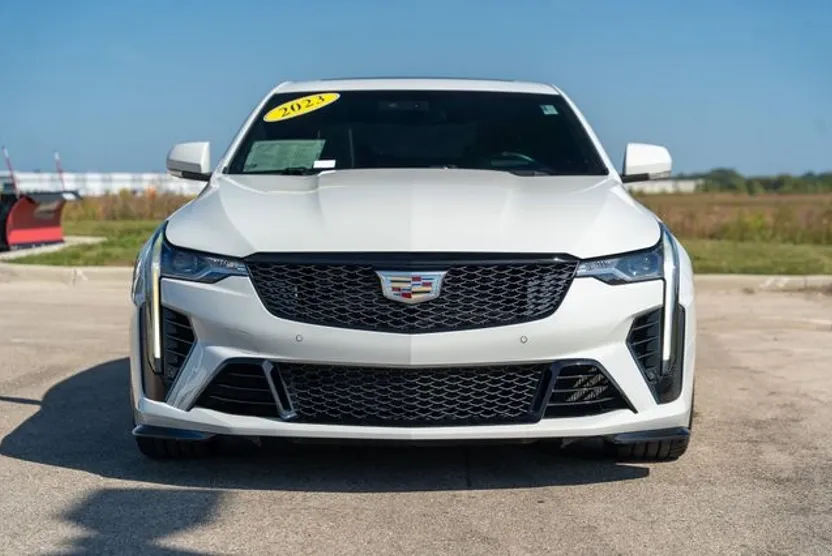 2023 Cadillac CT4 photo 1