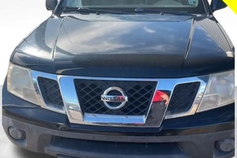 2011 Nissan Frontier S photo 1