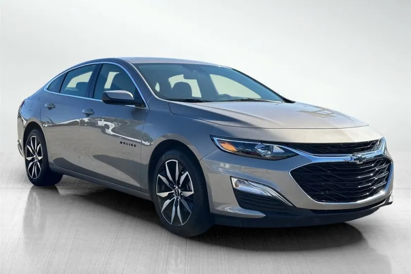 2025 Chevrolet Malibu RS photo 1