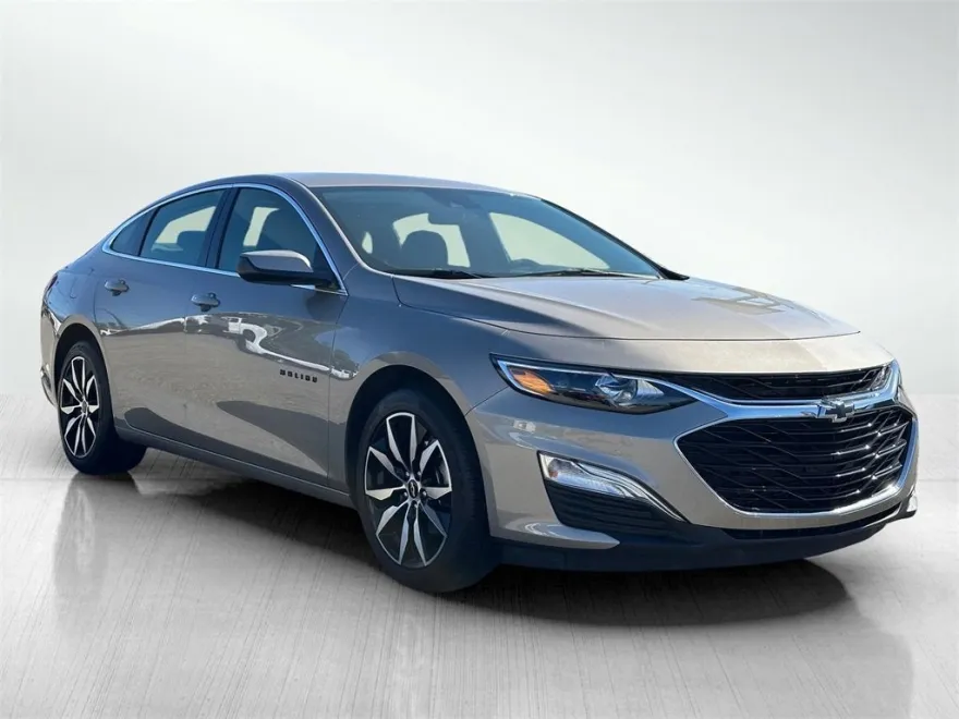 2025 Chevrolet Malibu RS photo 1