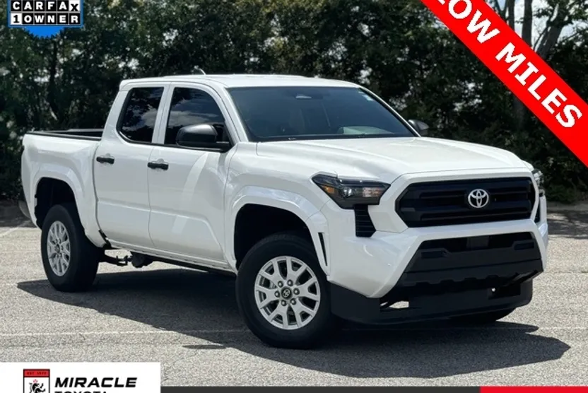 2024 Toyota Tacoma SR photo 1