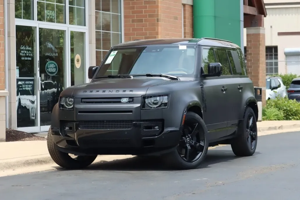 2025 Land Rover Defender 110 X-Dynamic SE photo 1