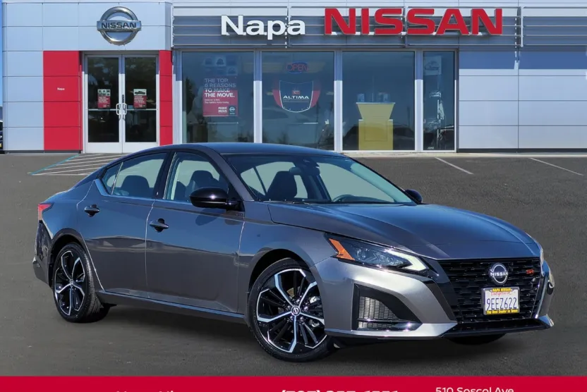 2023 Nissan Altima 2.5 SR photo 1