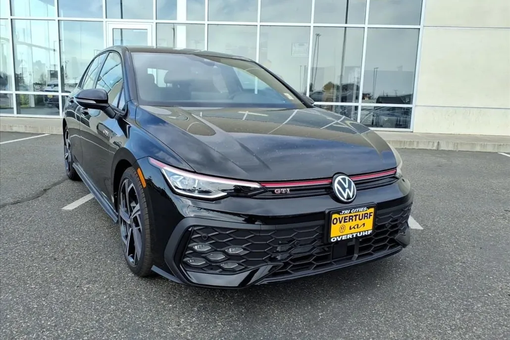 2025 Volkswagen Golf GTI SE photo 1