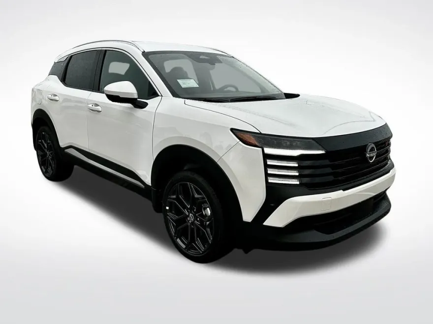 2025 Nissan Kicks SR photo 1
