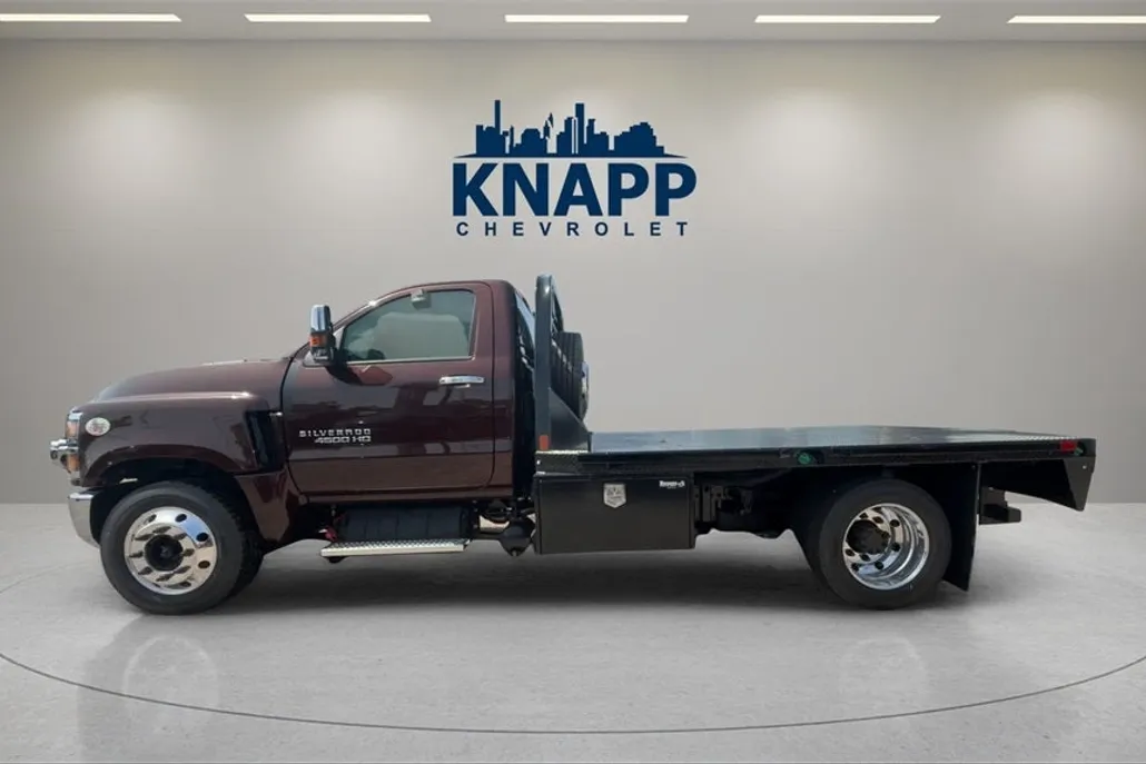 2024 Chevrolet Silverado 4500HD LT photo 1