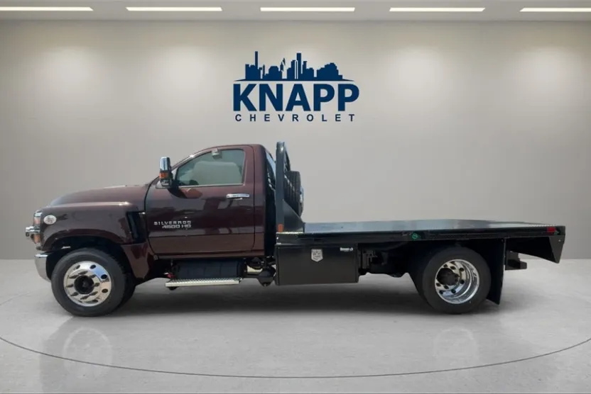 2024 Chevrolet Silverado 4500HD LT photo 1