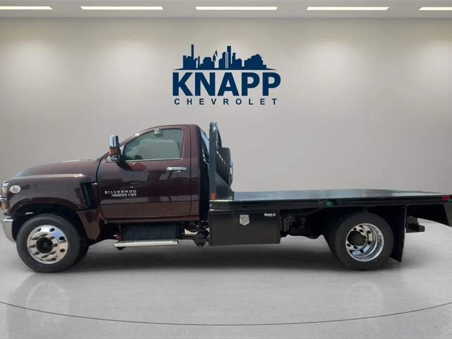 2024 Chevrolet Silverado 4500HD LT photo 1
