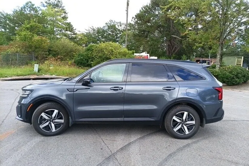 2023 Kia Sorento S photo 1