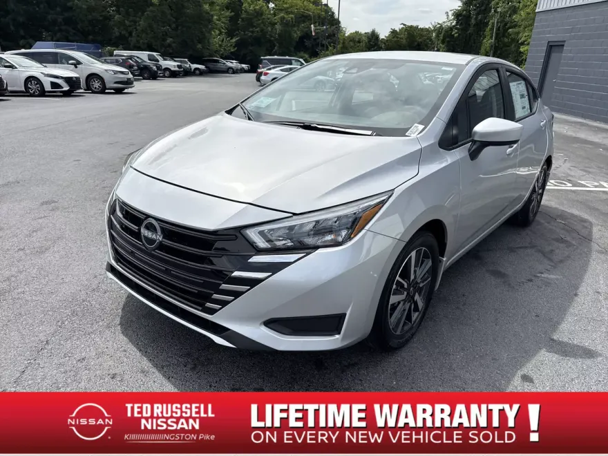 2025 Nissan Versa 1.6 SV photo 1