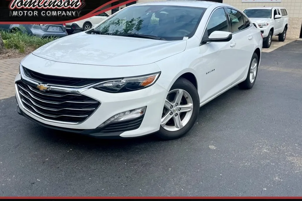 2024 Chevrolet Malibu 1LT photo 1