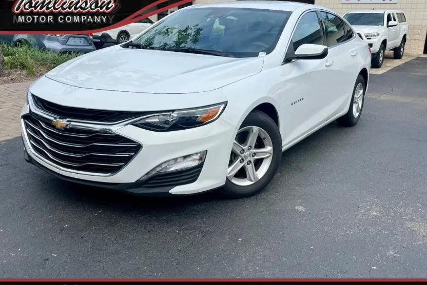 2024 Chevrolet Malibu 1LT photo 1