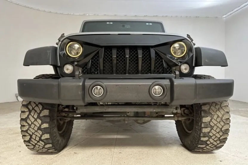 2015 Jeep Wrangler Unlimited Rubicon photo 1