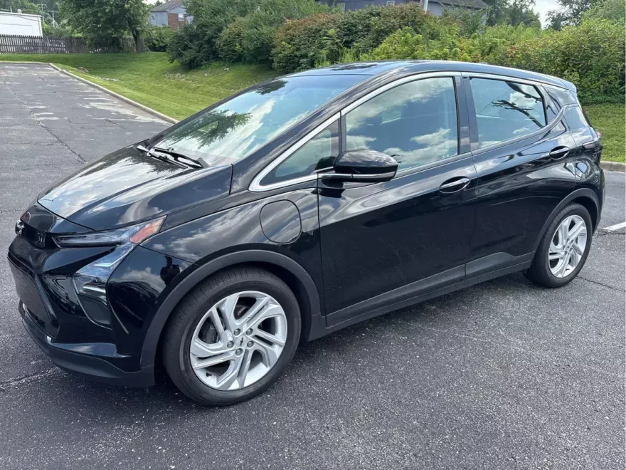 2023 Chevrolet Bolt EV 1LT photo 1