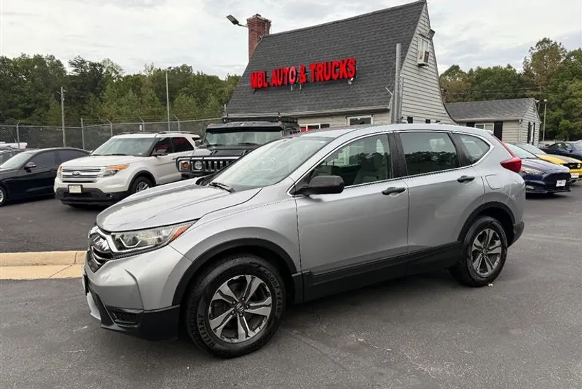 2017 Honda CR-V LX photo 1