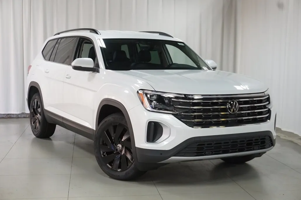 2026 Volkswagen Atlas SE Technology photo 1