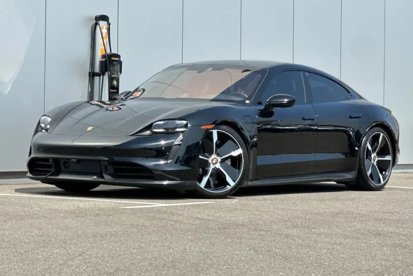 2021 Porsche Taycan Turbo S photo 1