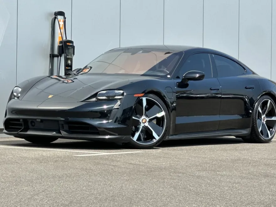 2021 Porsche Taycan Turbo S photo 1