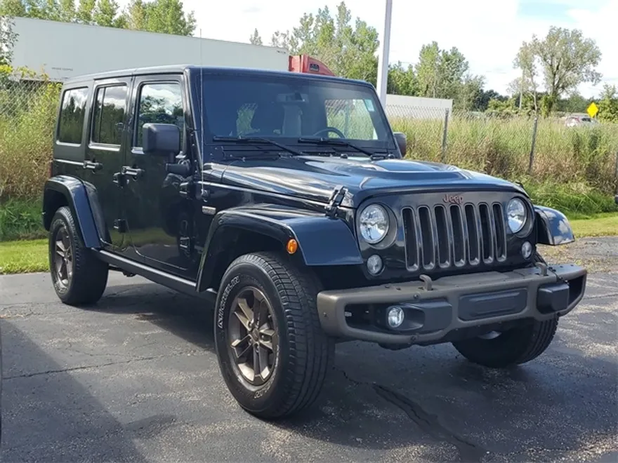 2016 Jeep Wrangler Unlimited Sahara photo 1