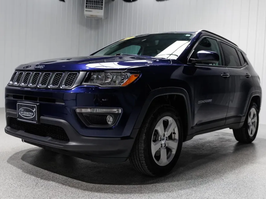 2019 Jeep Compass Latitude photo 2