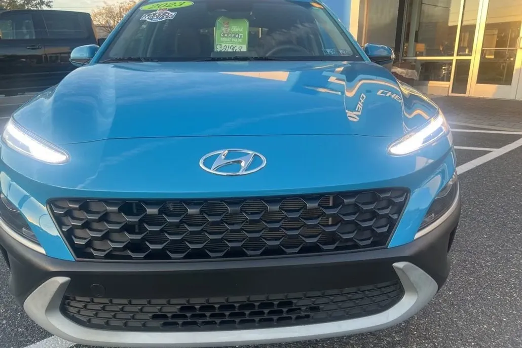 2023 Hyundai Kona SEL photo 1