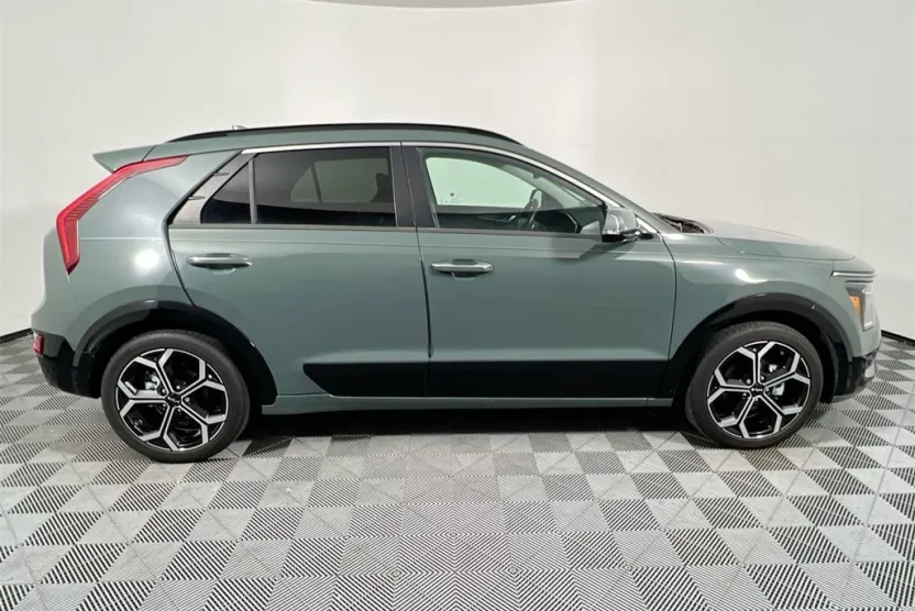 2025 Kia Niro EV Wave photo 1