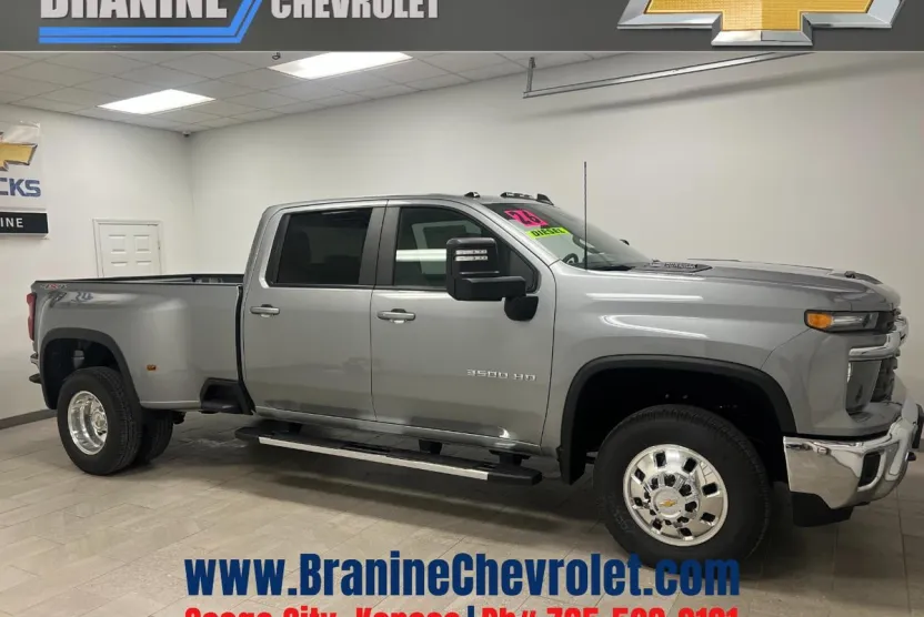 2026 Chevrolet Silverado 3500HD LT photo 1