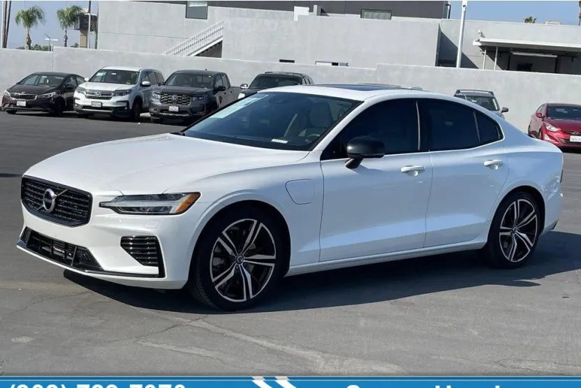 2022 Volvo S60 Recharge R-Design Expression photo 1