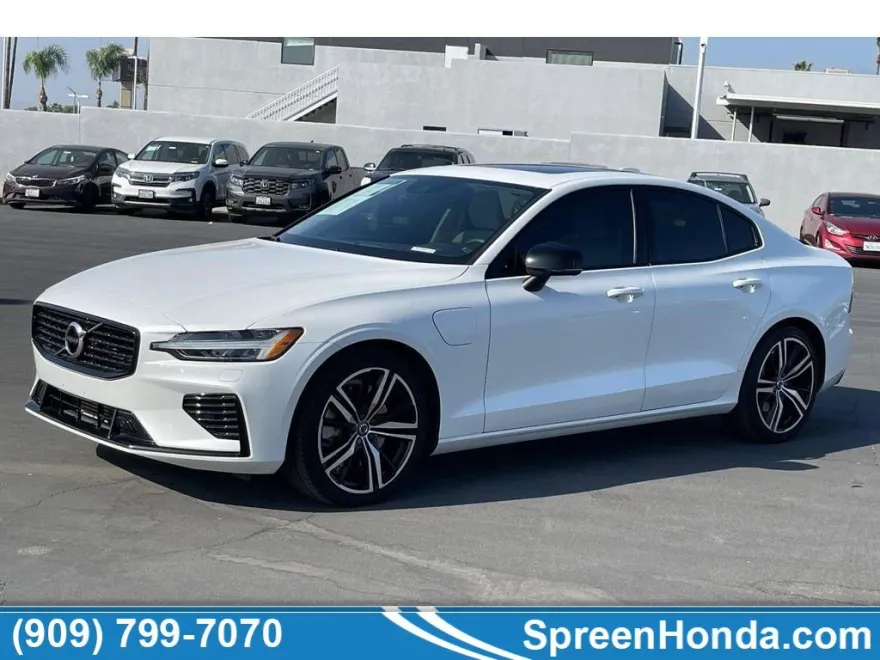 2022 Volvo S60 Recharge R-Design Expression photo 1
