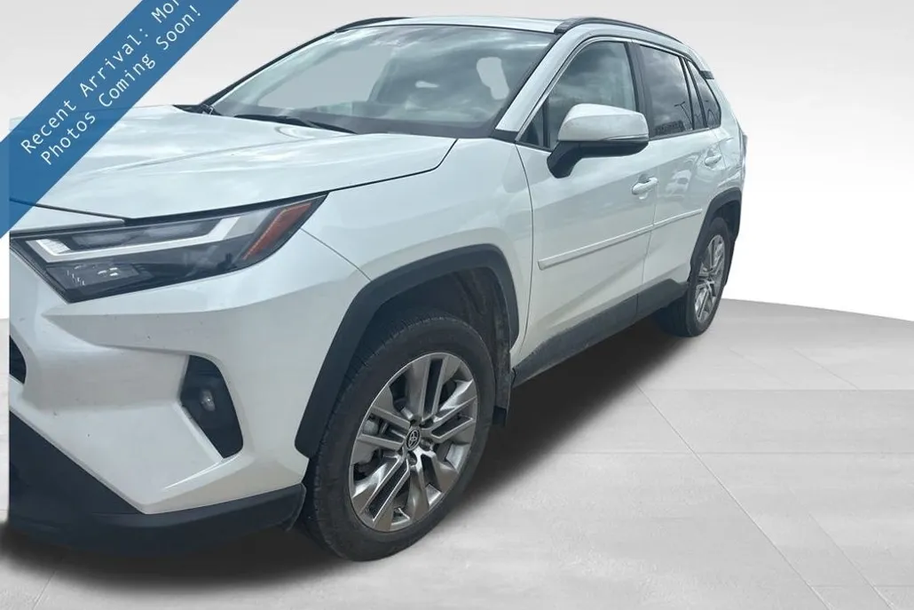 2023 Toyota RAV4 XLE Premium photo 1