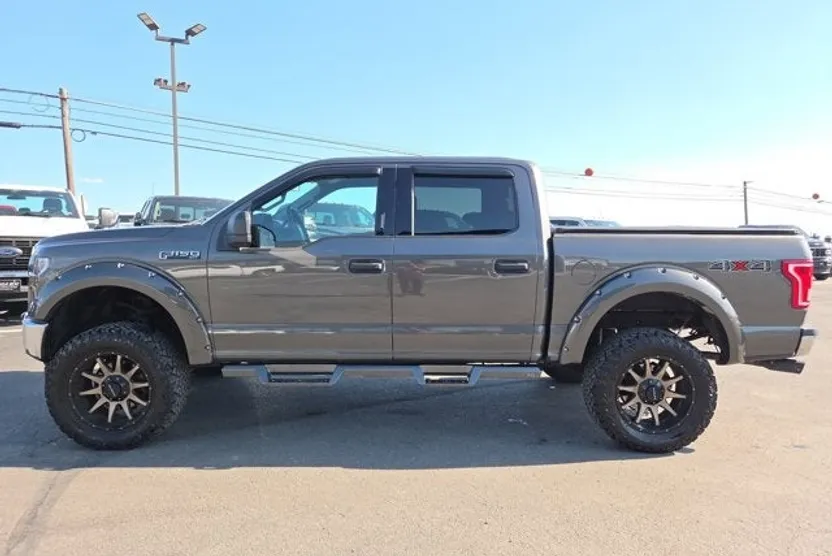 2017 Ford F-150 XLT photo 1