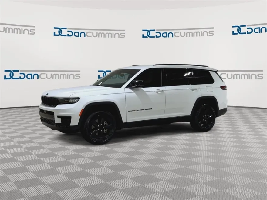 2022 Jeep Grand Cherokee Altitude photo 1