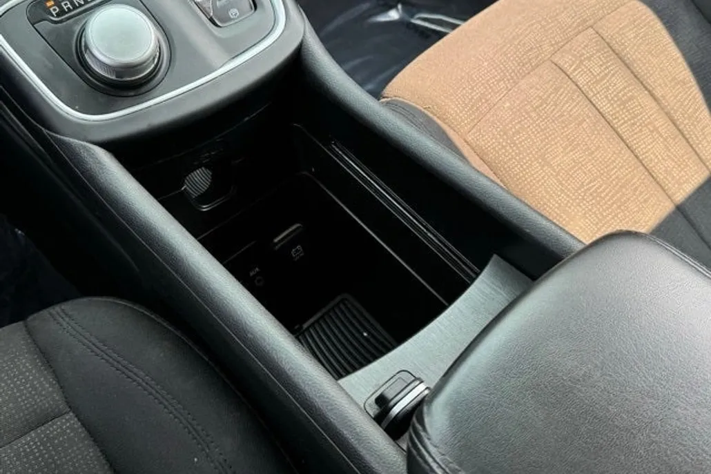 2015 Chrysler 200 Limited photo 1