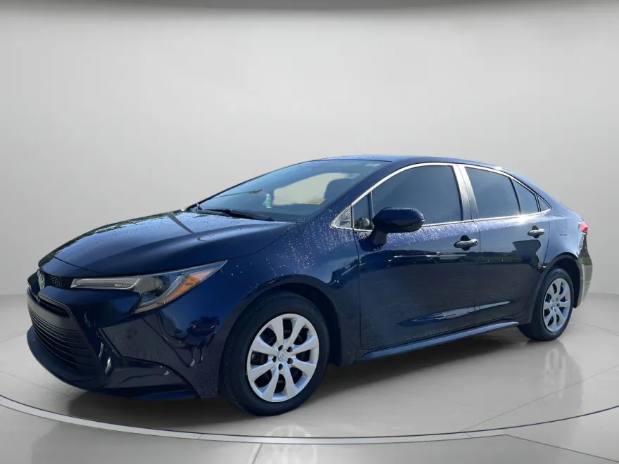 2024 Toyota Corolla LE photo 1