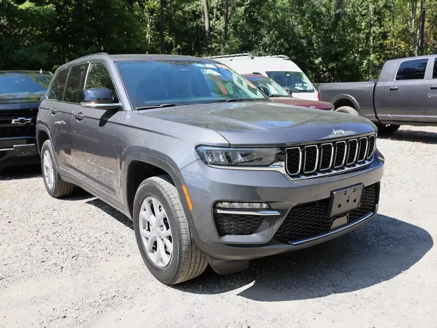 2022 Jeep Grand Cherokee Limited photo 1