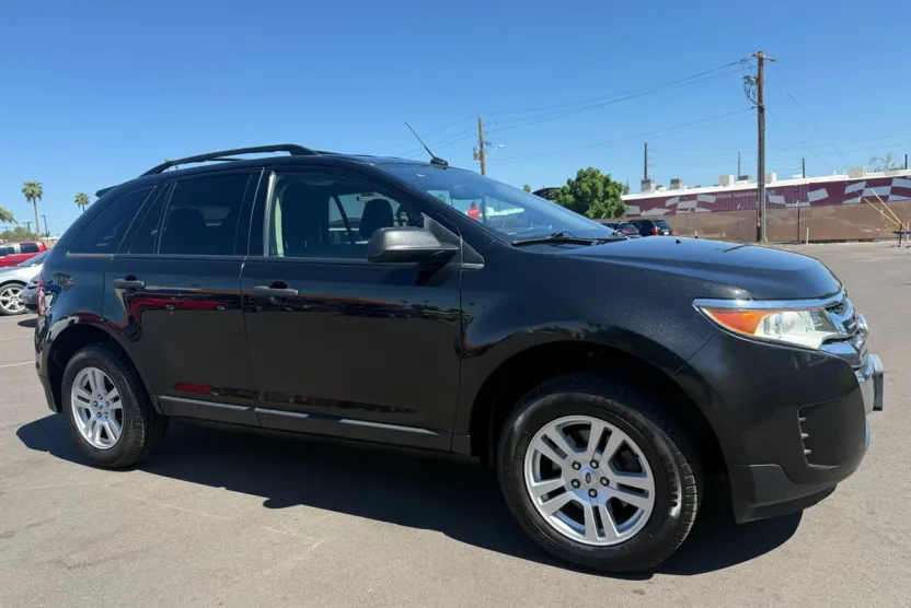 2011 Ford Edge SE photo 1