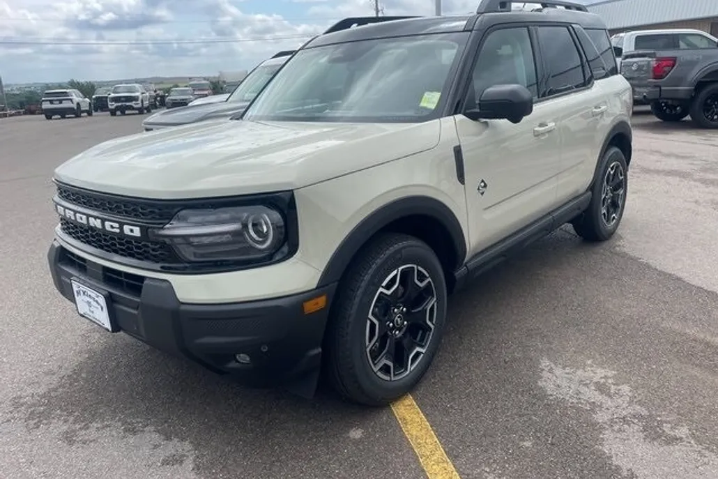 2025 Ford Bronco Sport Outer Banks photo 1