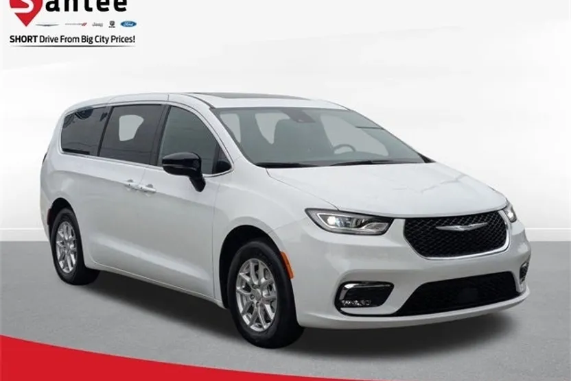 2026 Chrysler Pacifica photo 1