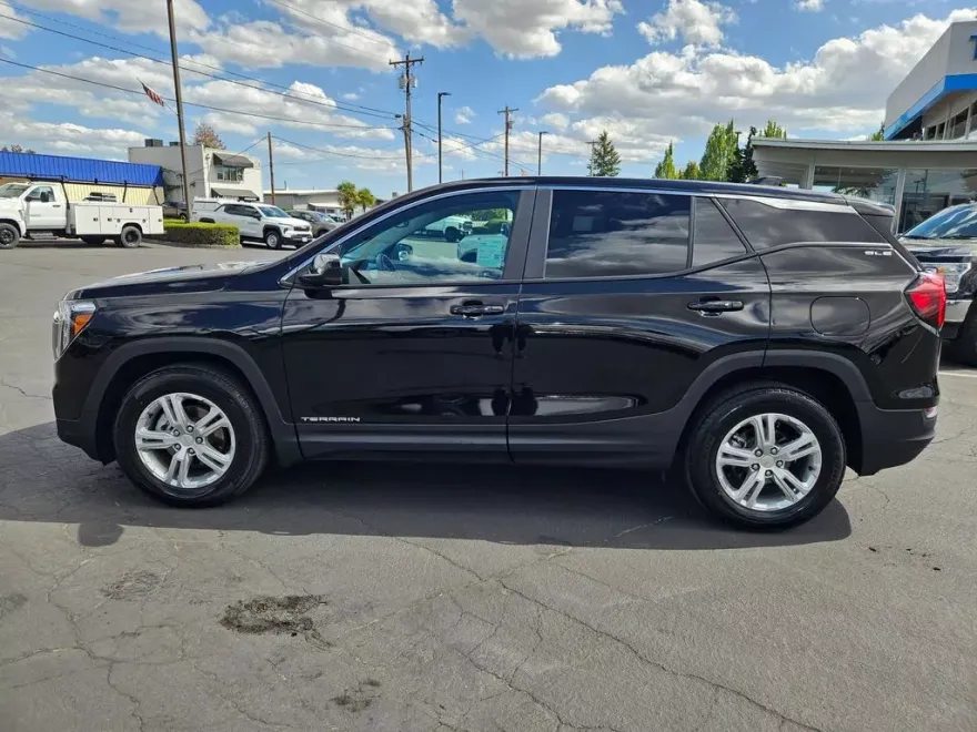 2024 Gmc Terrain SLE photo 1