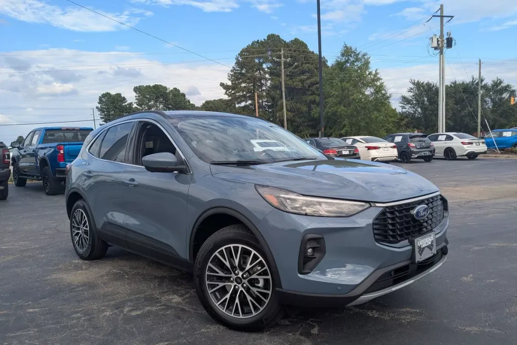 2025 Ford Escape photo 1