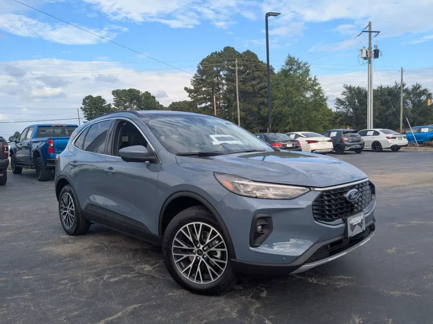 2025 Ford Escape photo 1