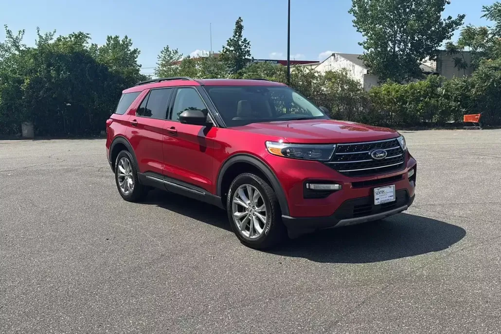 2021 Ford Explorer XLT photo 1